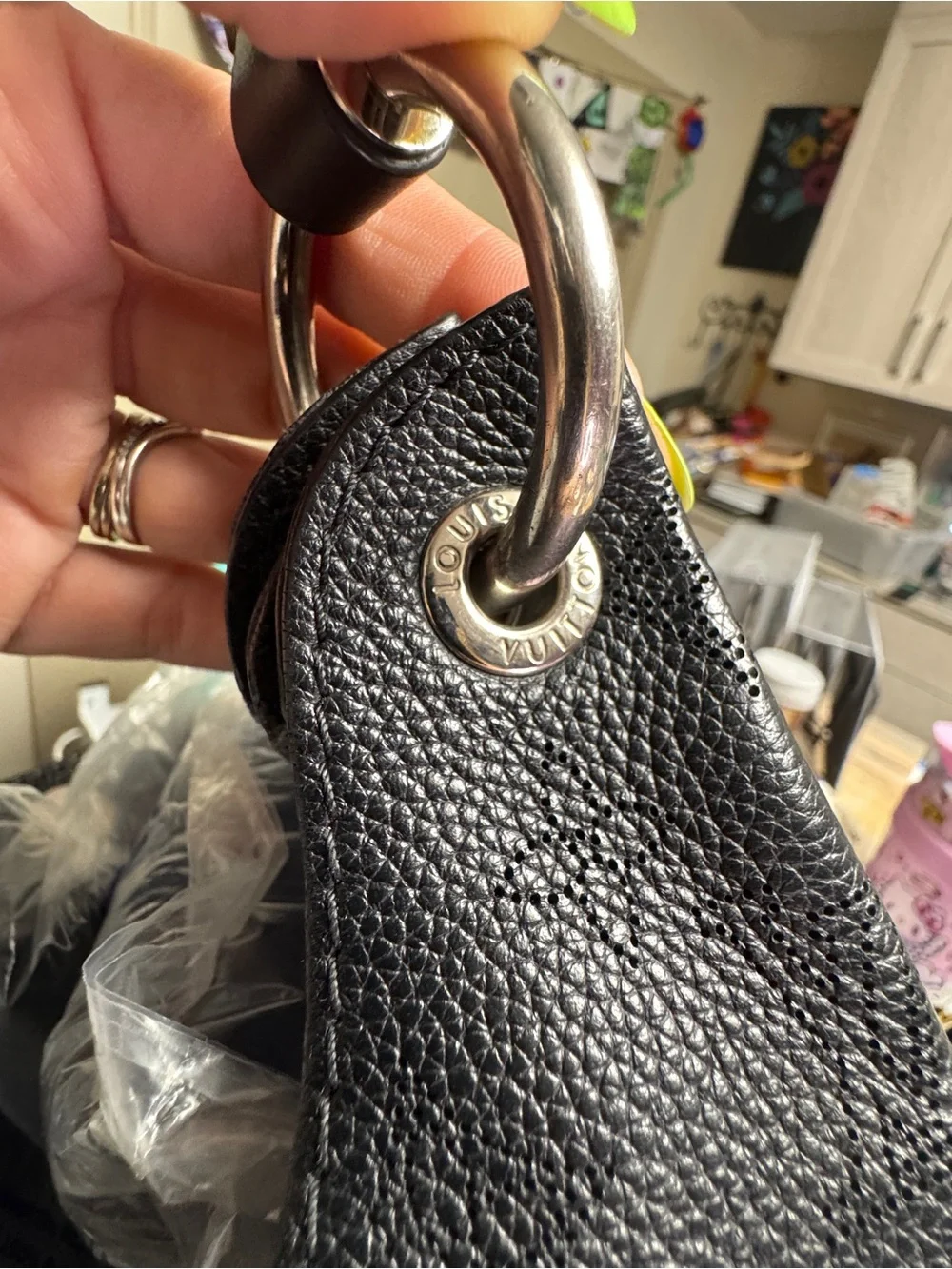 Louis Vuitton Carmel hobo in black mahina leather